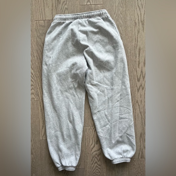 Aritzia Light Gray Women's Sweatpants in size XS - Picture 2 of 6